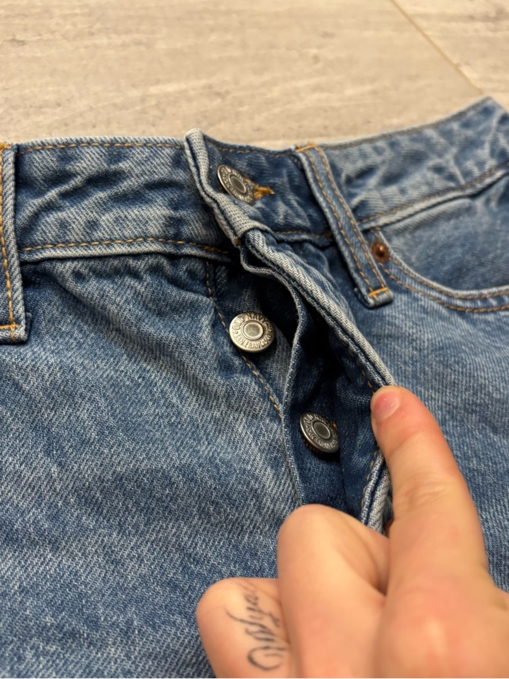 Old Navy OG Cut-Off Jean Shorts - Picture 3 of 8